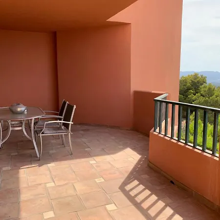 Los Altos De Sierra Cortina Apartment *